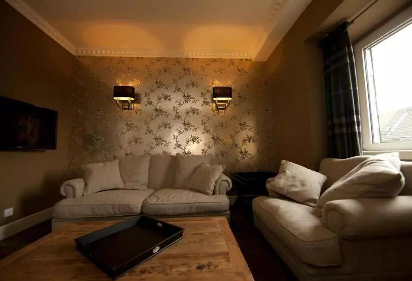 سوییت جونیور, Boutique Hotel Georges