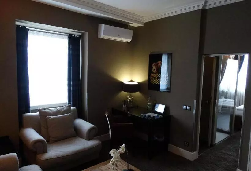سوییت جونیور, Boutique Hotel Georges