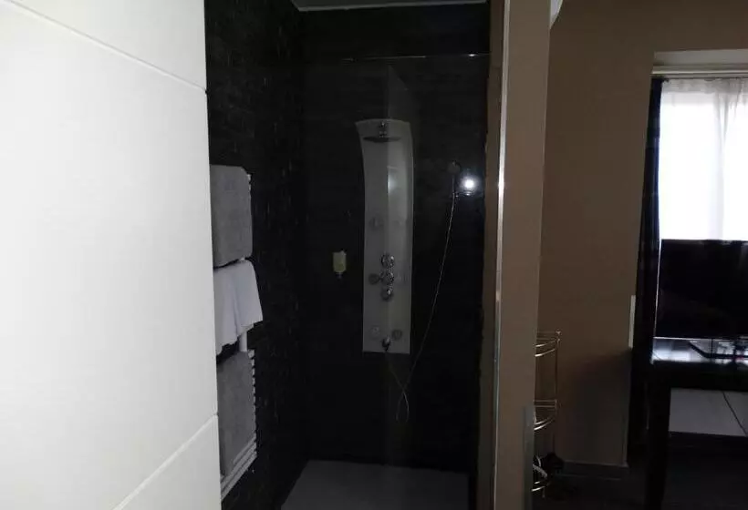 سوییت جونیور, Boutique Hotel Georges