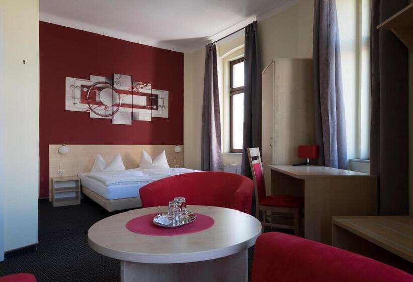 Номер Стандарт Трехместный, Gästehaus Lisakowski Pension Am Brautwiesenpark