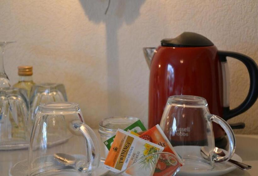 베이직 3인 룸, Christian Garten