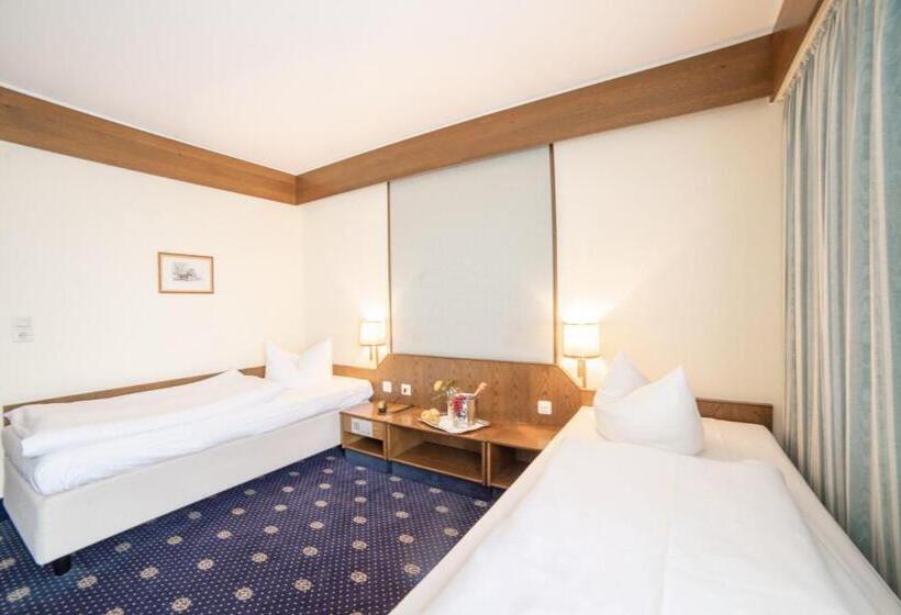 标准单人间, City Club