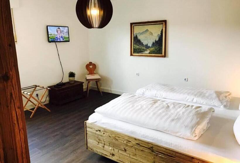 디럭스 룸, Das Kleine Land