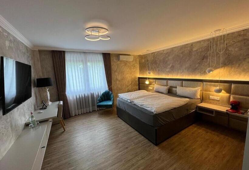 디럭스 룸 킹사이즈 침대, Das Kleine Land