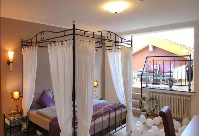 جناح ديلوكس, Landrestaurant Schnittker