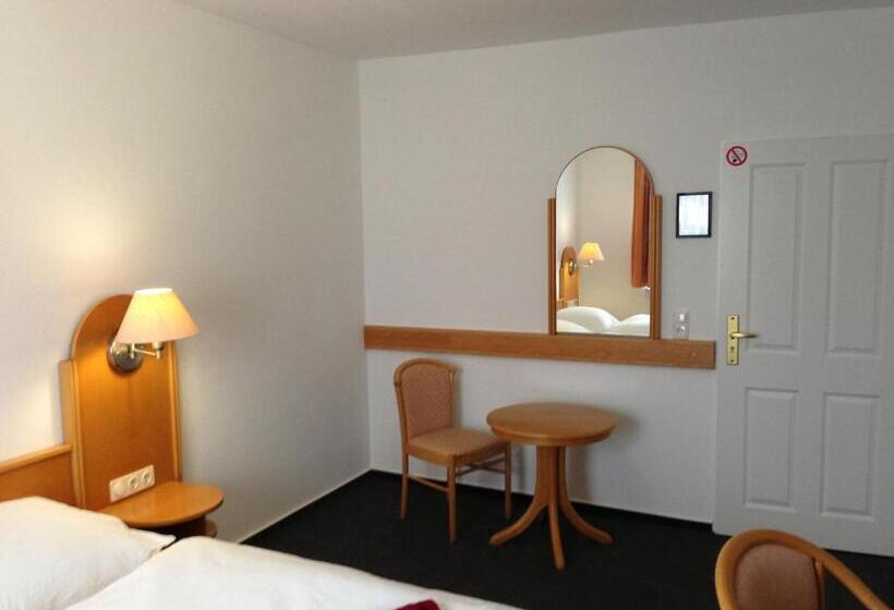 标准三人间, & Restaurant Jägerstuben