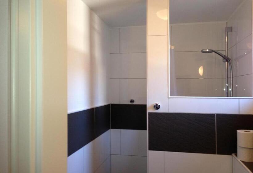 标准三人间, & Restaurant Jägerstuben