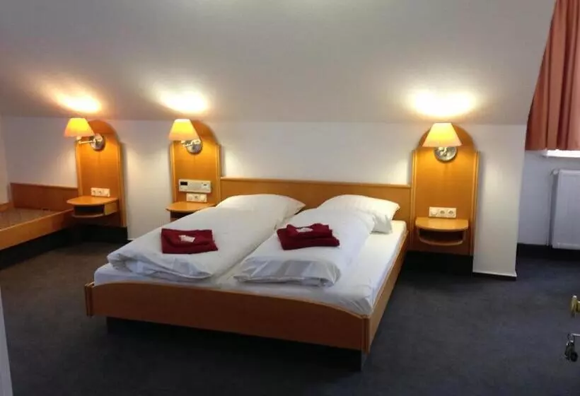 ３ベッドルームアパートメント, & Restaurant Jägerstuben