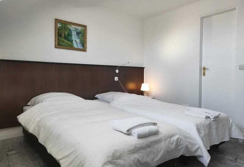 스탠다드 룸, Tempelhof  Citymessearena