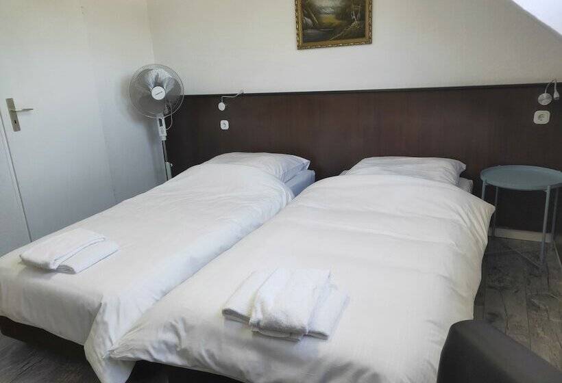 스탠다드 룸, Tempelhof  Citymessearena