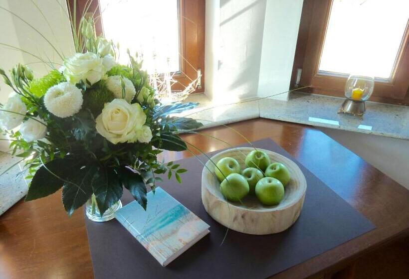 شقة غرفة واحدة, Zum Bügeleisen