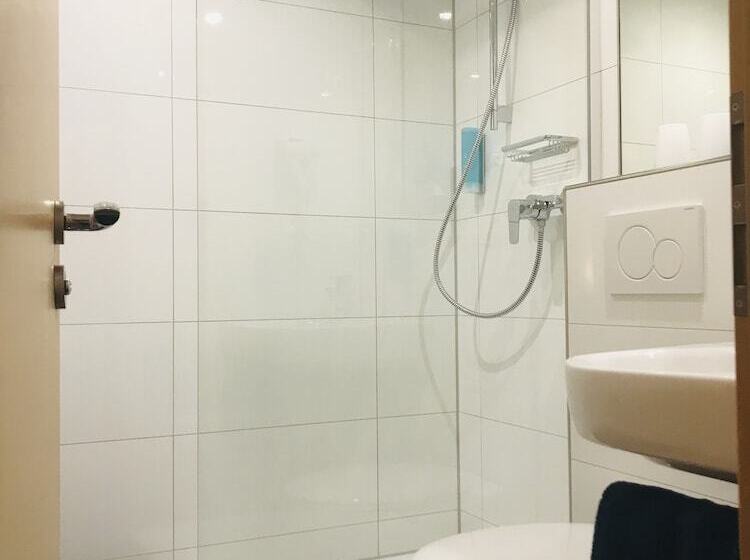 اتاق استاندارد یک نفره, Motel 44