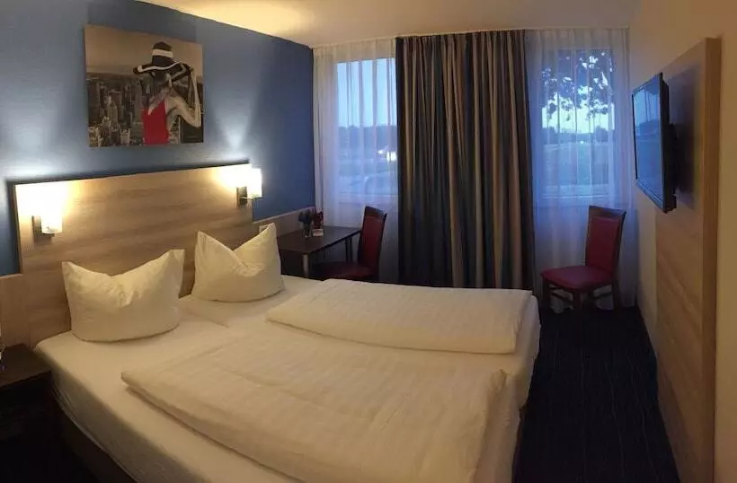 コンフォートルーム, Motel 44