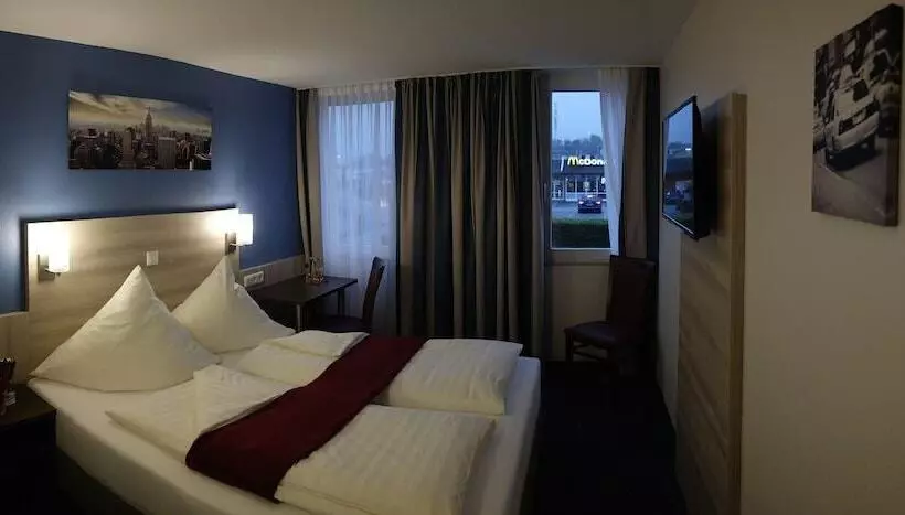 ビジネスルーム, Motel 44