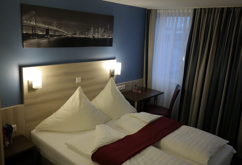 اتاق کلاس بیزنس, Motel 44