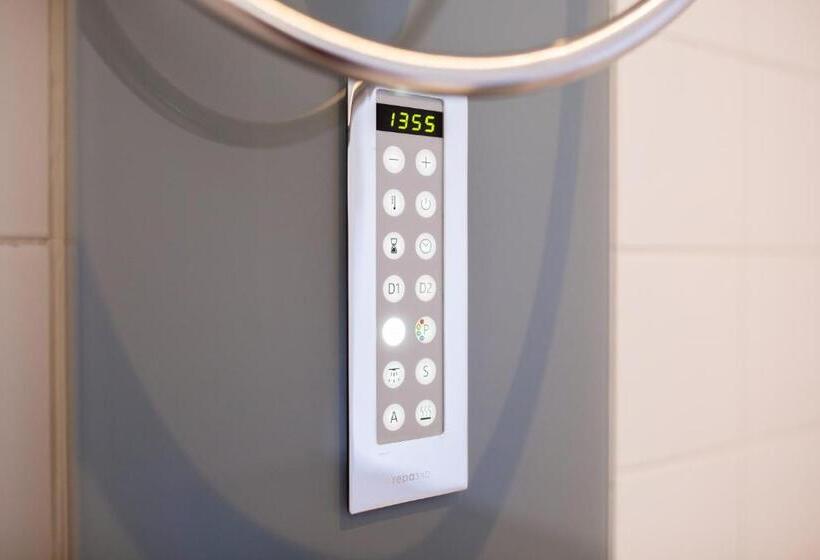 جناح جونيور, Villa Altenburg