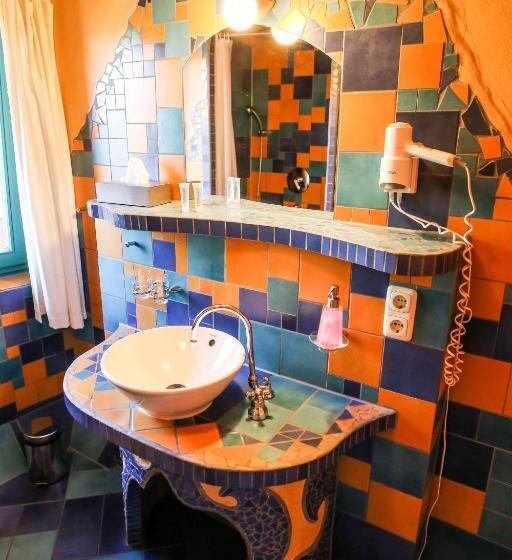 스탠다드 룸, Backstage