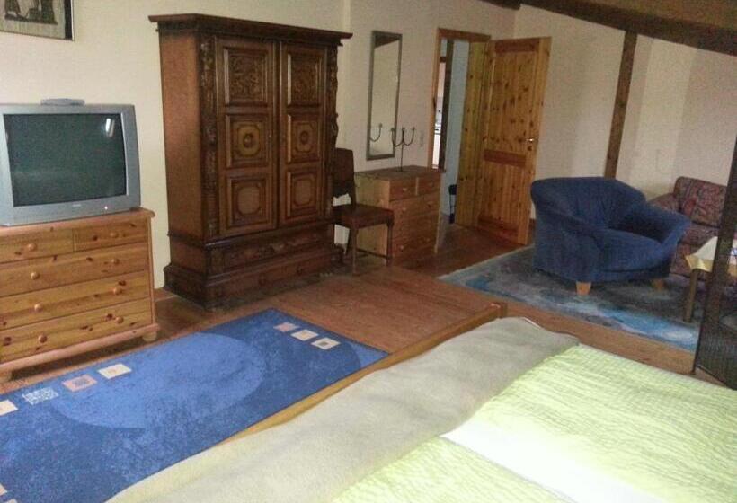 스탠다드 트리플 룸, Blaues Haus