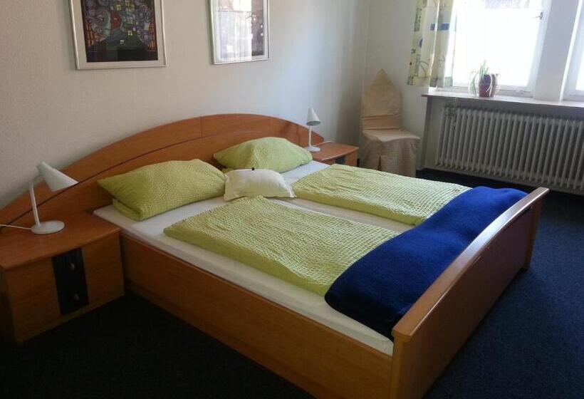 스탠다드 트리플 룸, Blaues Haus