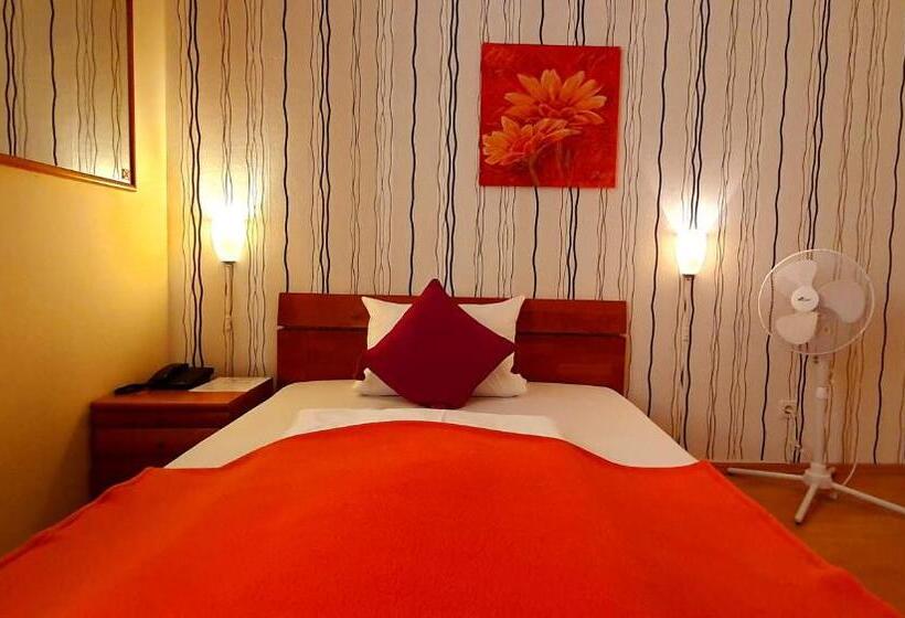 Quarto Estandar Individual, Deutscher Hof