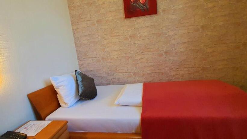 Quarto Estandar Individual, Deutscher Hof