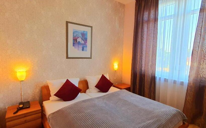 Quarto Estandar, Deutscher Hof