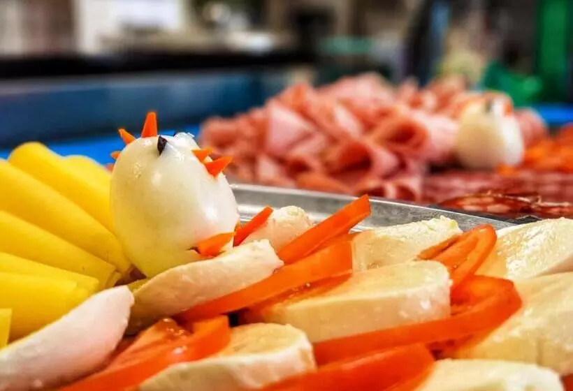 スーペリアファミリールーム, Grüner Baum Melissone Italian Restaurant