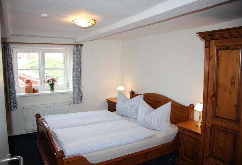 스탠다드 룸, Plater Hermann