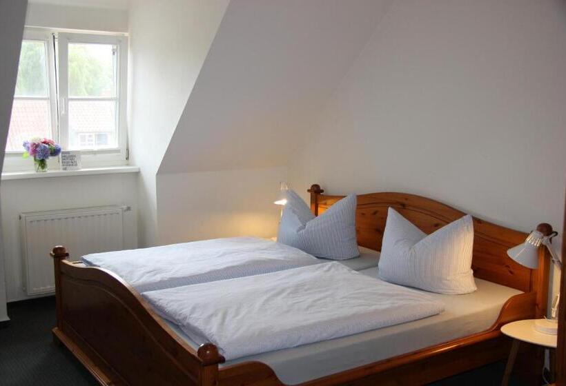 스탠다드 룸, Plater Hermann