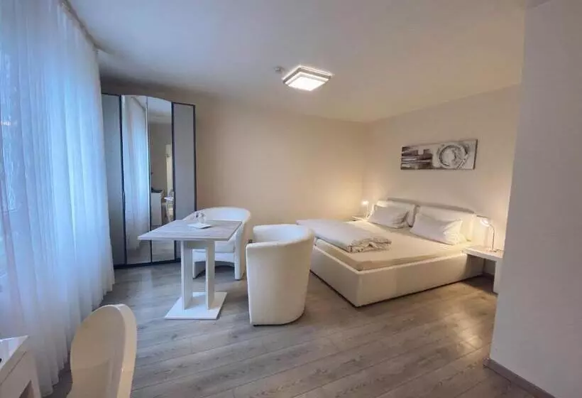 Standard Room, Restaurant Alt Pirmasens