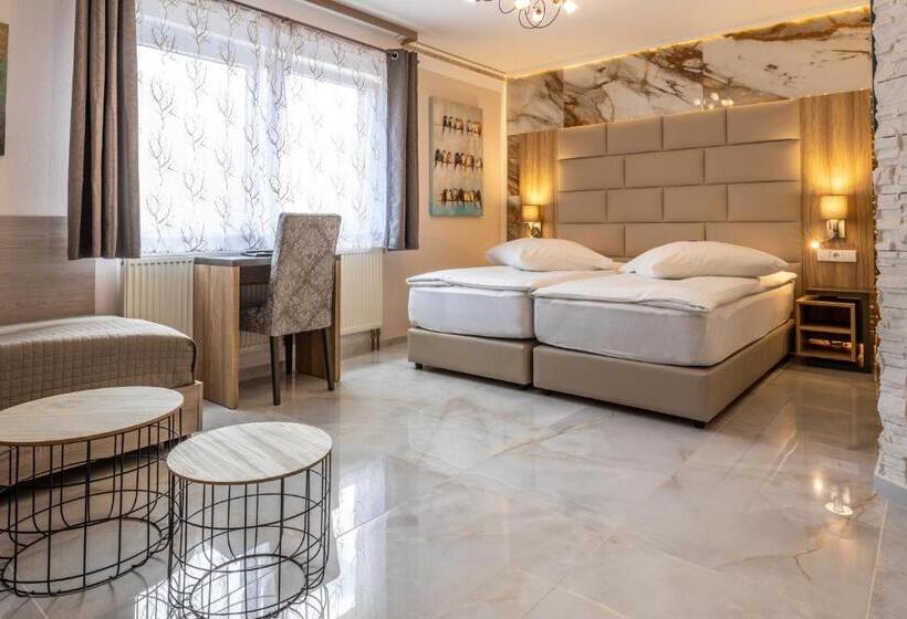 Номер Стандарт Трехместный, Restaurant Meteora