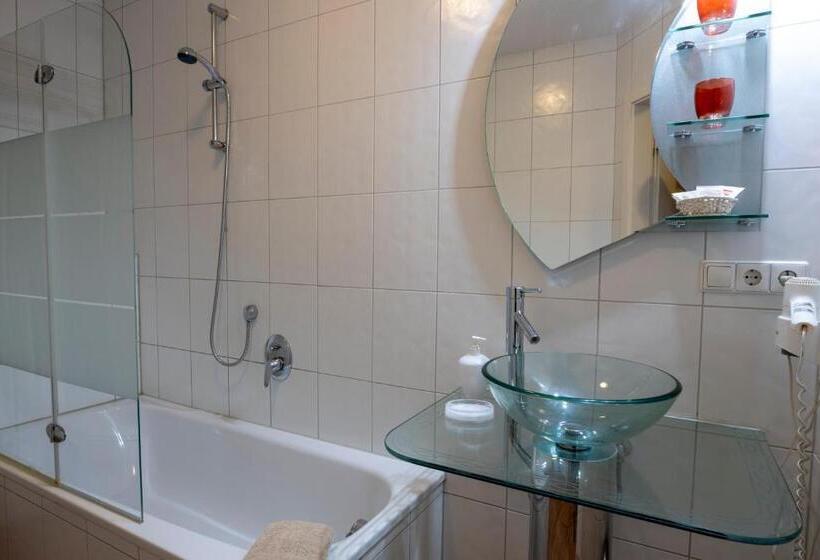 Четырехместный Номер Классик, Restaurant Meteora