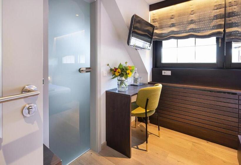 标准三人间, Jauch S Löwen Hotel Restaurant