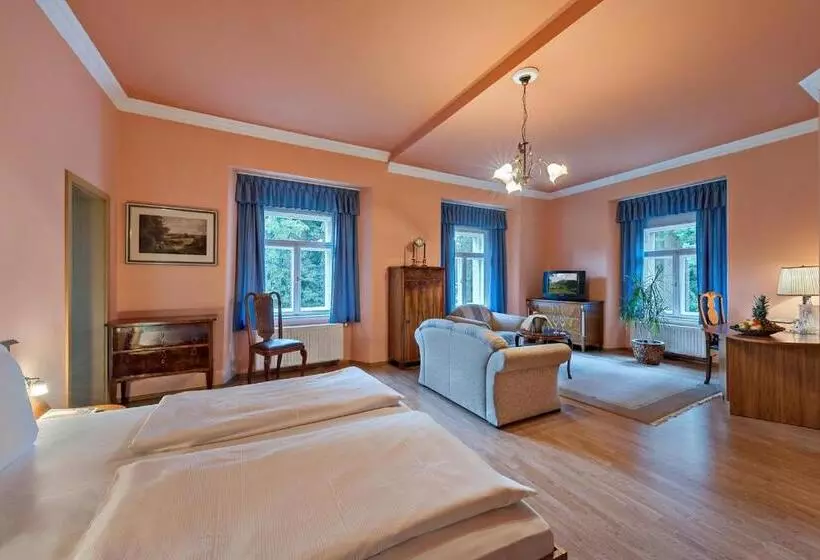 庭の見えるジュニアスイート, Schloßhotel Althörnitz