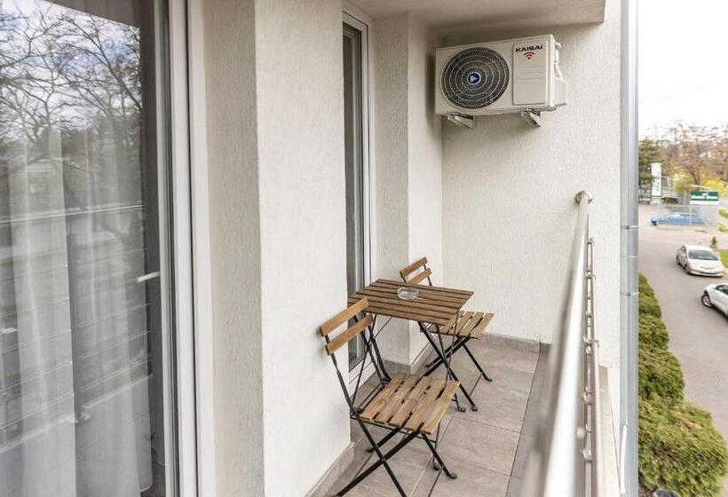 バルコニー付きデラックスルーム, Boss