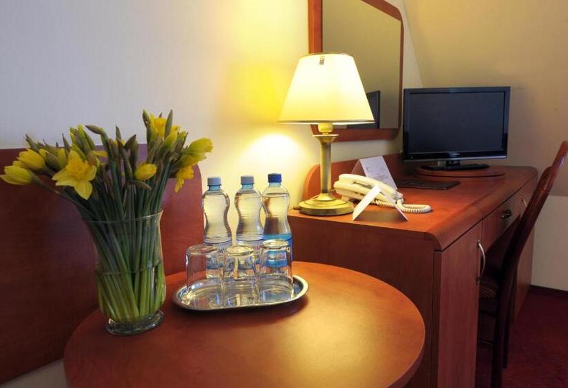 غرفة قياسية ثلاثية, Czardasz Spa & Wellness