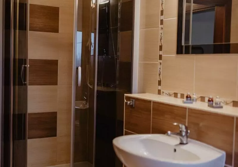 اتاق استاندارد سه نفره, Czardasz Spa & Wellness