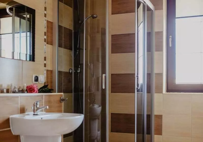 اتاق استاندارد سه نفره, Czardasz Spa & Wellness