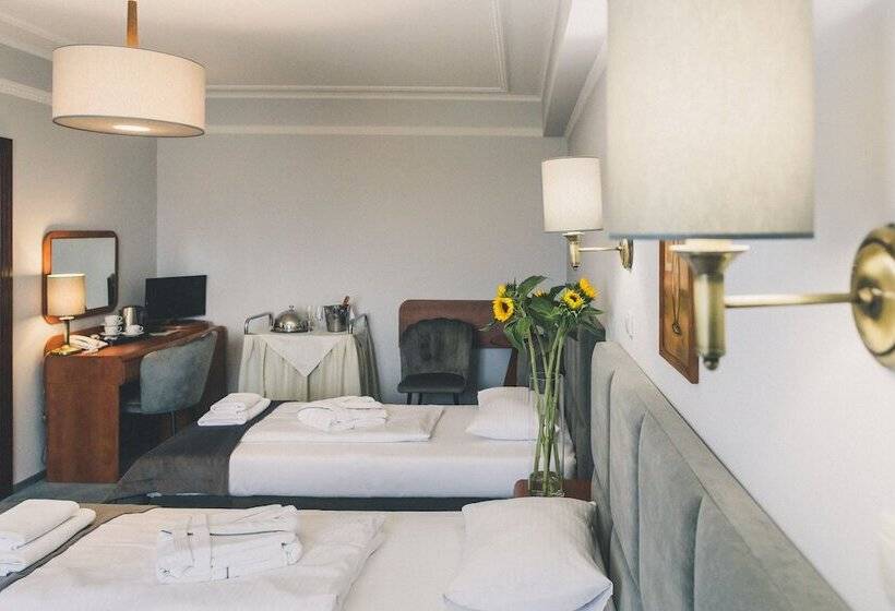 غرفة قياسية ثلاثية, Czardasz Spa & Wellness