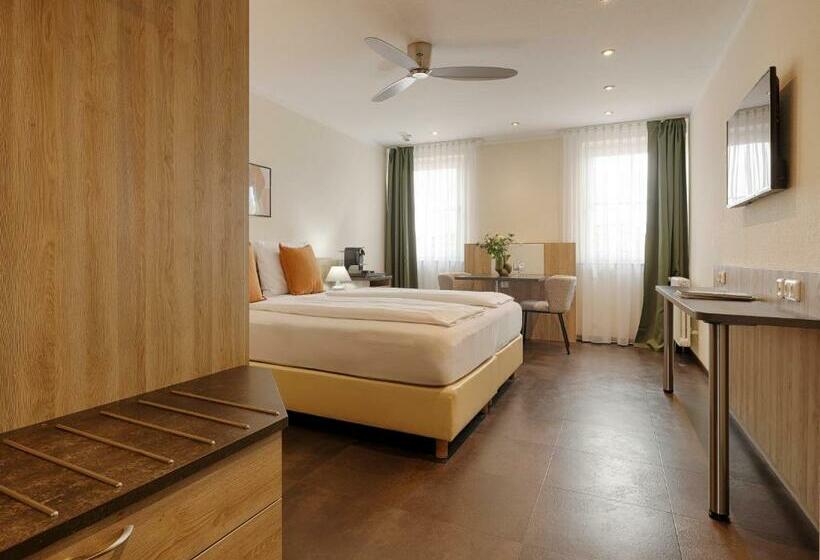 Quarto standard, Fischzucht   By Homekeepers