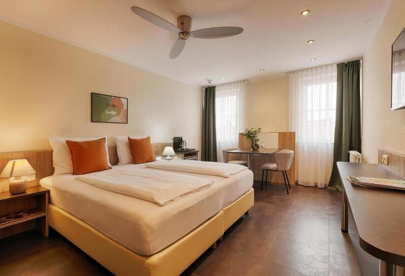 Quarto standard, Fischzucht   By Homekeepers