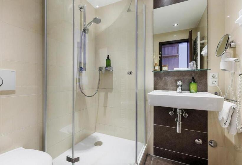 Quarto Deluxe Individual, Fischzucht   By Homekeepers