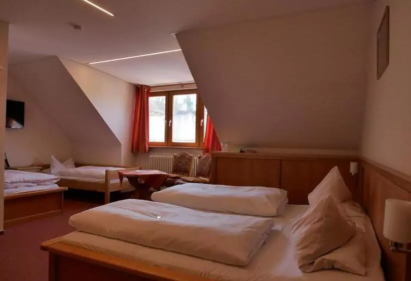 اتاق استاندارد چهار تخته, Gasthof Hereth