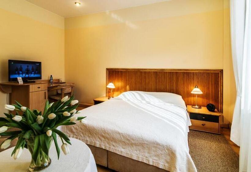 デラックスルーム, Komeda