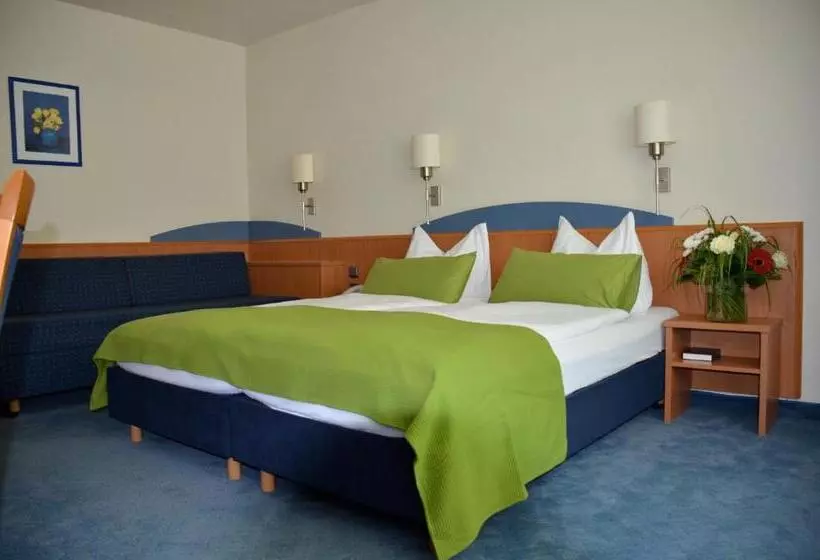 Comfort Kolmen Hengen Huone, Landhotel Sulzbacher Hof