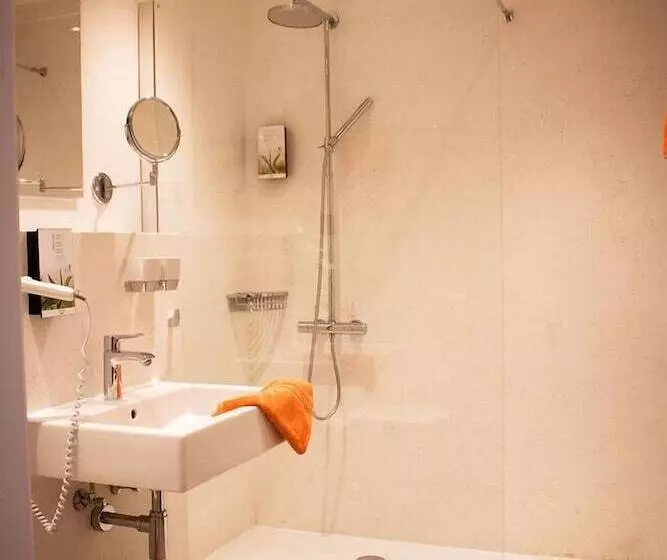 اتاق استاندارد, Landhotel Weißer Hahn