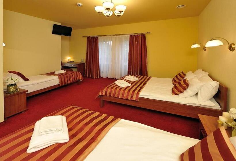 اتاق استاندارد سه نفره, Na Błoniach