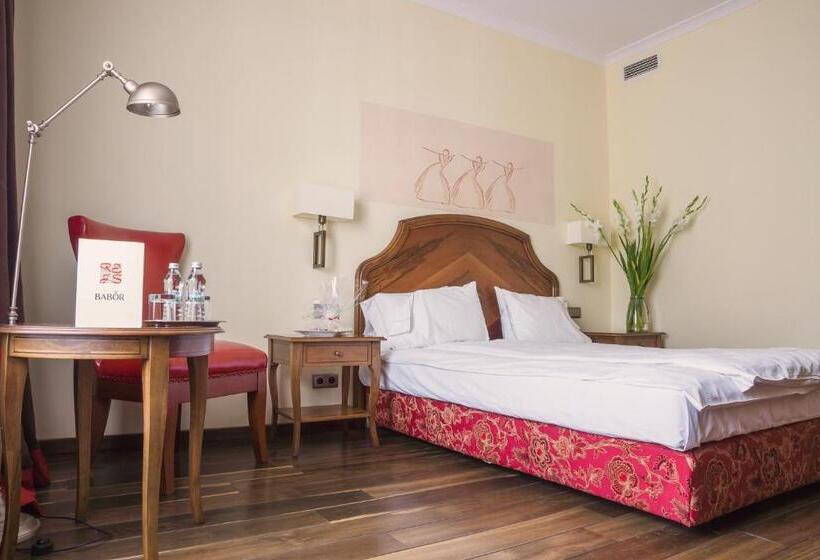 آپارتمان 1 خوابه, Rejs