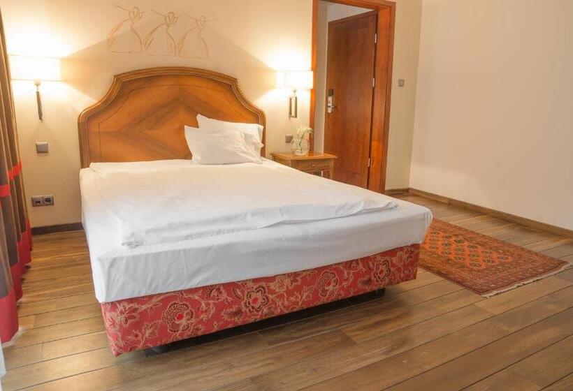 آپارتمان 1 خوابه, Rejs