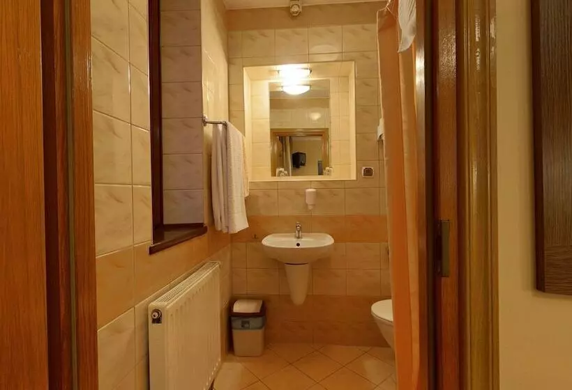 اتاق استاندارد یک نفره, Podzamcze